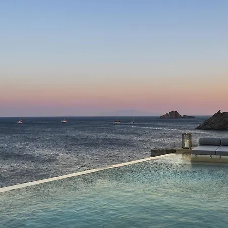 Waterfront With Private Pool *