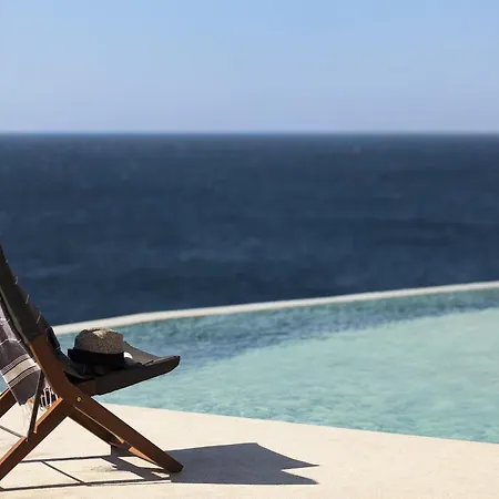 Villa Waterfront With Private Pool
