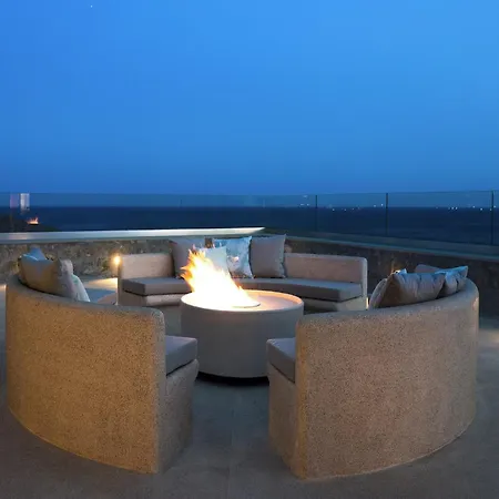 Villa Waterfront With Private Pool *